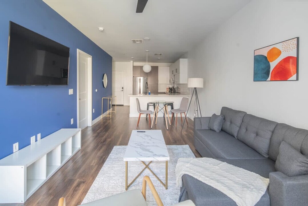 C2JX3W Tempe in Tempe, AZ - Building Photo