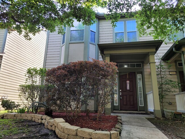 23609 Youpon Lake Lane, Unit Town home, 3 bedrooms 2 full, 1 partial Bath in Spring, TX - Foto de edificio - Building Photo