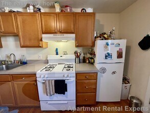 389 Columbia St, Unit 2 in Cambridge, MA - Building Photo - Building Photo