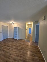 1709 S Lyle St in Kennewick, WA - Building Photo - Building Photo