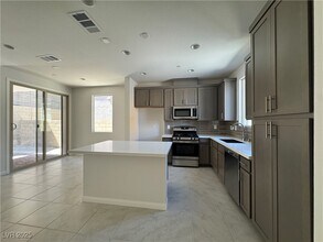 1823 Passerine St in Las Vegas, NV - Building Photo - Building Photo