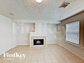 29206 Legends Beam Dr in Spring, TX - Foto de edificio - Building Photo