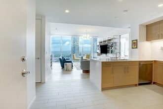 301 West Ave, Unit 1409 in Austin, TX - Building Photo - Building Photo