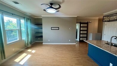 7501 Shadowridge Run in Austin, TX - Building Photo - Building Photo