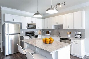 98 Riley Cir in Dawsonville, GA - Building Photo