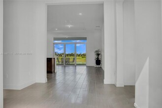 5243 Rivo Alto Cir in Westlake, FL - Building Photo - Building Photo