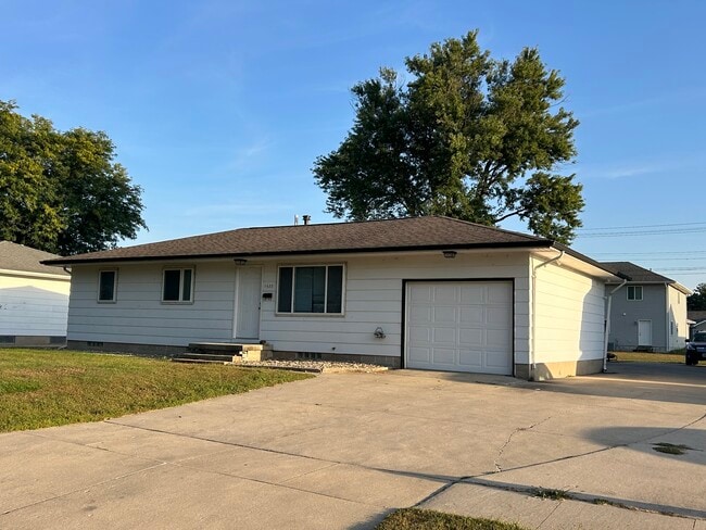 property at 1522 Starview Dr