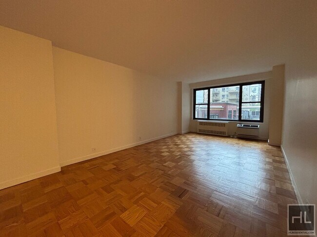 Fourth Avenue, Unit 4N