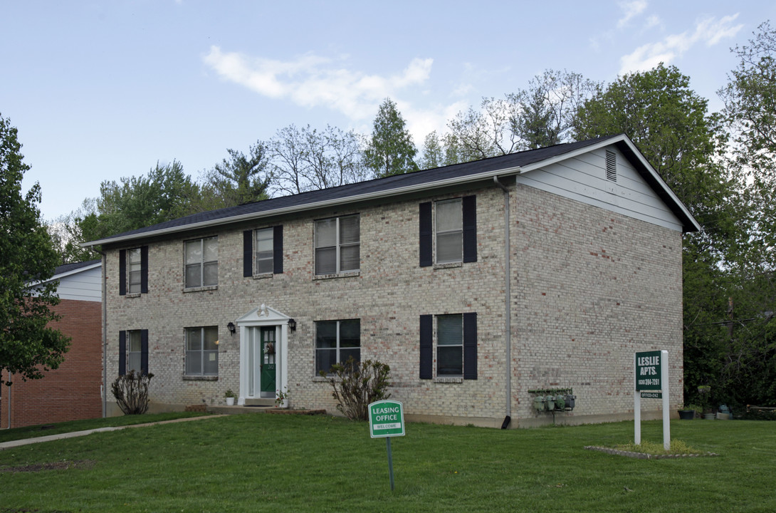 Leslie Lane Apartments in Ballwin, MO - Building Photo