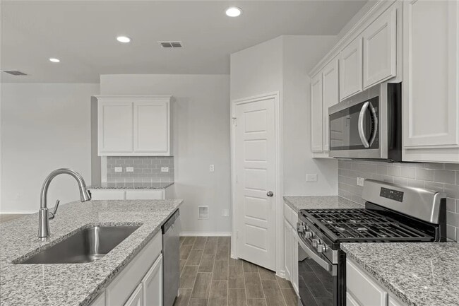 2004 Poppy Way in Mesquite, TX - Building Photo - Building Photo