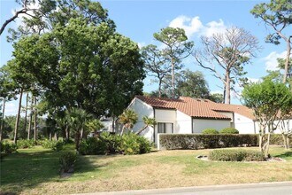 5424 Saddlebrook Way in Zephyrhills, FL - Building Photo - Building Photo