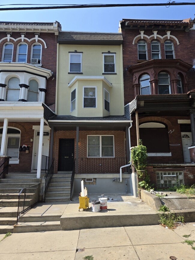 1816 W Ontario St in Philadelphia, PA - Building Photo - Building Photo