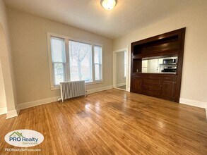 201 20th Ave NE in Minneapolis, MN - Building Photo - Building Photo