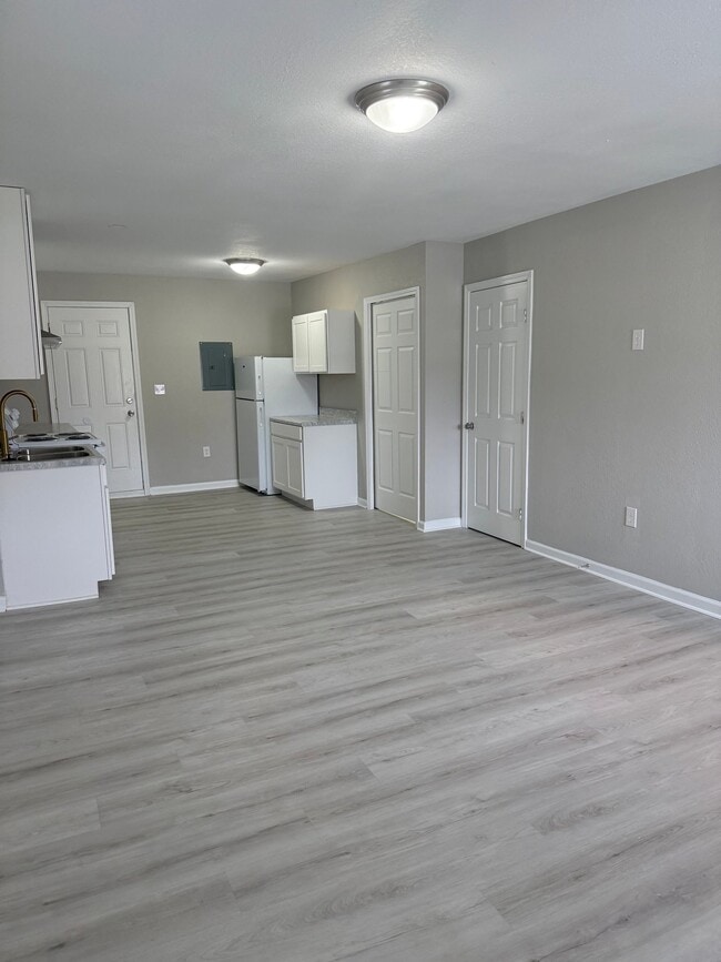 property at 305 W Washington St