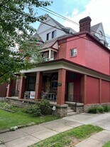 402 S Winebiddle St, Unit 3rd floor in Pittsburgh, PA - Building Photo