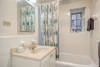988 Memorial Dr in Cambridge, MA - Building Photo - Building Photo