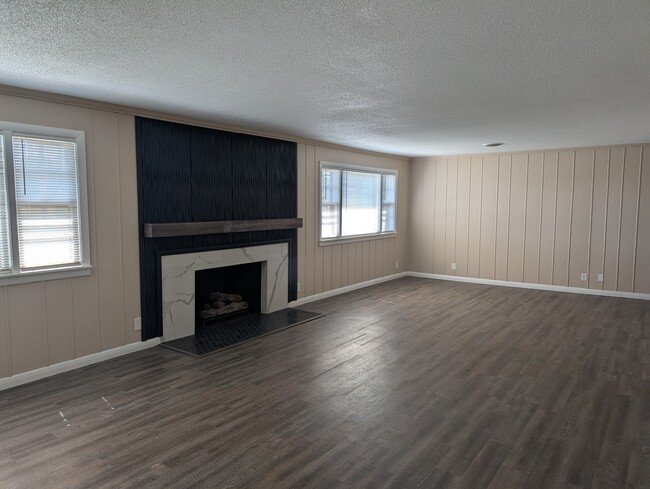 property at 1710 W Windsor Rd