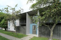 Building Photo - Willowbrook Apartamentos in Louisville, Kentucky