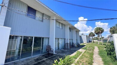 1010 N Fiske Blvd in Cocoa, FL - Building Photo - Building Photo