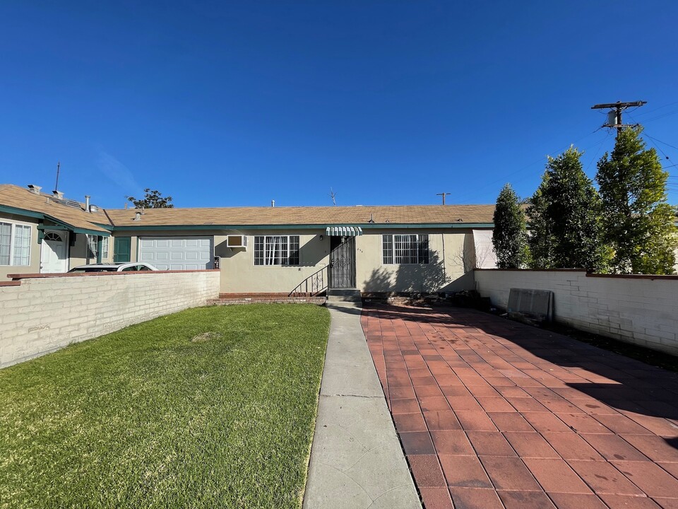 854 Padilla St, Unit 854 in San Gabriel, CA - Foto de edificio