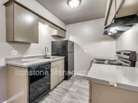 4651 S Darlington Ave in Tulsa, OK - Building Photo