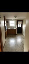 1122 Main St, Unit D in Waltham, MA - Foto de edificio - Building Photo
