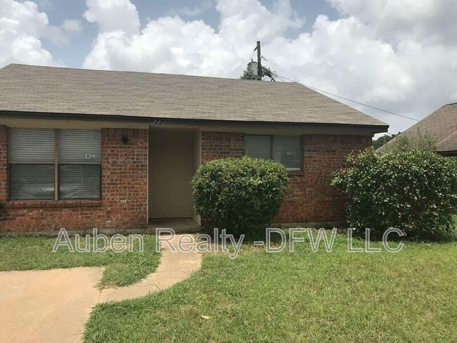 property at 1131 Suburban Dr