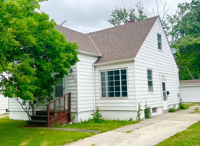 447 E 275th St in Euclid, OH - Building Photo - Building Photo