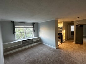 2301 Farrington Ave in Alexandria, VA - Building Photo