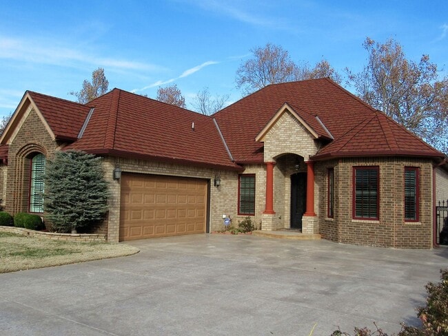 7709 NW 21st St in Bethany, OK - Building Photo - Building Photo