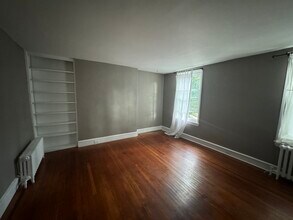 2021 W Girard Ave in Philadelphia, PA - Foto de edificio - Building Photo