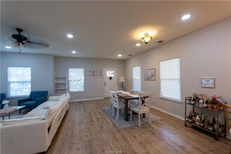 1133 Oney Hervey Dr in College Station, TX - Building Photo - Building Photo