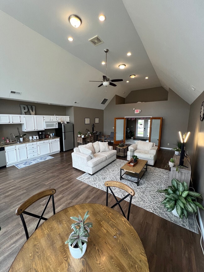 Parkview Townhomes in Columbus, IN - Building Photo - Building Photo