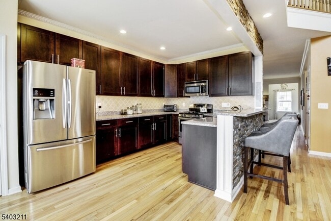 4 Shadowlawn Dr in Franklin Township, NJ - Building Photo - Building Photo