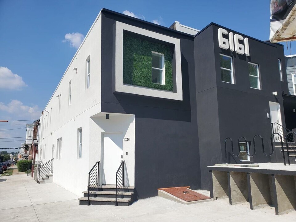 6161 Walnut St in Philadelphia, PA - Building Photo