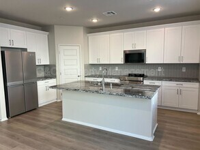 2084 Mandarin Ln in Redlands, CA - Building Photo - Building Photo