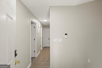 5454 Glen Haven Dr in Atlanta, GA - Building Photo - Building Photo