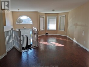 3240 Northway Ave in Windsor, ON - Building Photo - Building Photo