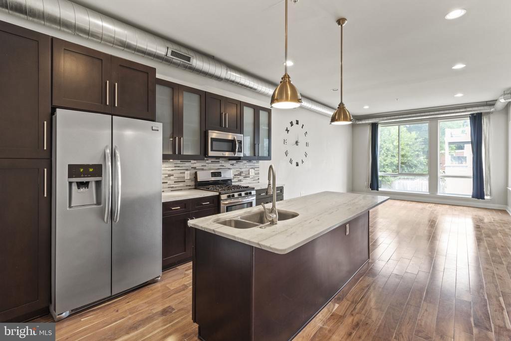 1205 Mt Vernon St in Philadelphia, PA - Building Photo
