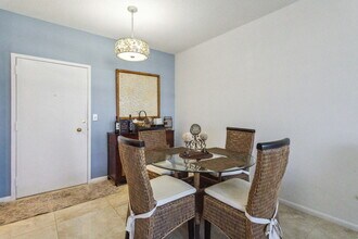 3230 S Ocean Blvd in Palm Beach, FL - Foto de edificio - Building Photo