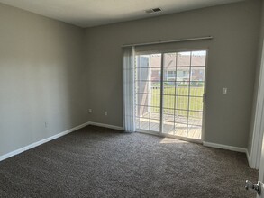 Southwind Lakes Apartments in Memphis, TN - Building Photo - Building Photo