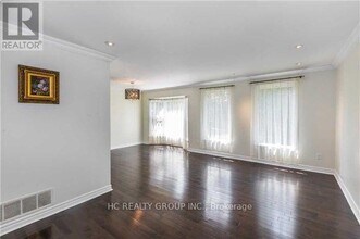 71 Couperthwaite Crescent in Markham, ON - Building Photo - Building Photo