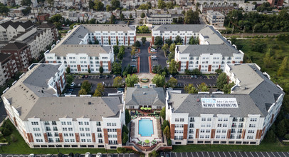 Riverwalk in Conshohocken, PA - Foto de edificio - Building Photo