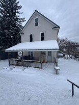 408 W Douglass Ave in Houghton, MI - Building Photo