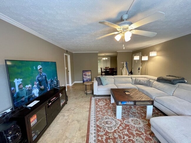 property at 115 Biscayne Dr NW