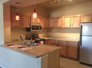 Crown Village at Elm Ridge in Broken Arrow, OK - Foto de edificio - Building Photo