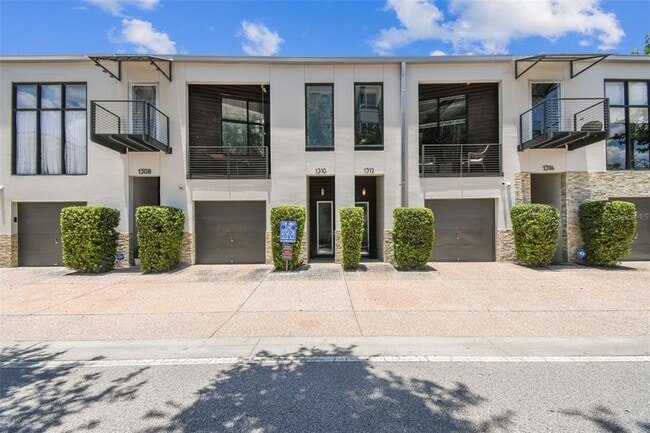 property at 1310 E Washington St