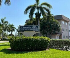 501 Blue Heron Dr in Hallandale Beach, FL - Building Photo