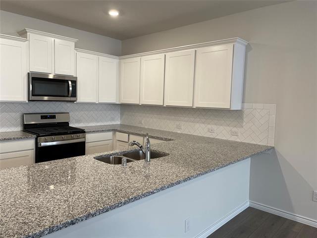 property at 2853 Franklin Dr