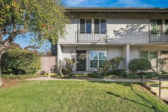 9679 Easter Way in San Diego, CA - Building Photo - Building Photo